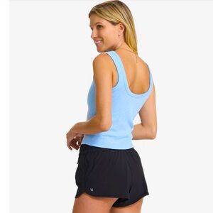 Vuori Sunrise Crop Tank. Size Medium in Oxford blue.